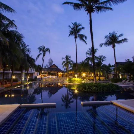Palm Galleria Resort Khao Lak Отели рядом с достопримечательностью «Коралловый мыс»