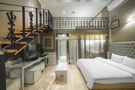 Byeongjeom Cinema Отели рядом со станцией Byeongjeom Station