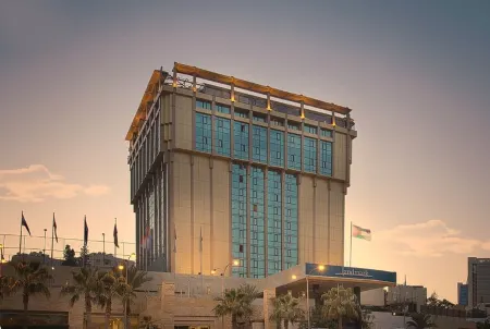 Landmark Amman Hotel & Conference Center Отели рядом с достопримечательностью «Darat al-Funun»