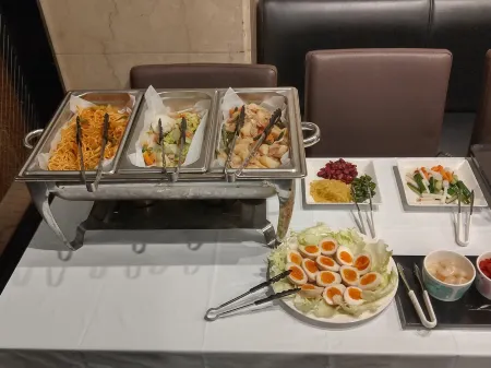 Tsuyama Central Hotel Townhouse Отели рядом с достопримечательностью «Kumenosato Road Station»