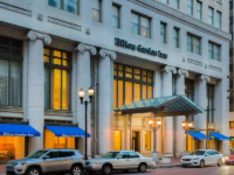 Hilton Garden Inn Indianapolis Downtown Hotels near Soldiers & Sailors Monument