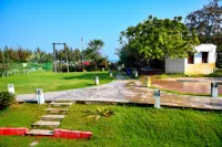 Sea Breeze Beach Resorts 프라카삼 호텔