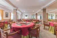 Hotel Ayong Linggarjati Kuningan Mitra RedDoorz Hotel dekat Taman Batu Hanjuang
