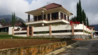 Villa Kusuma Tawangmangu Hotel dekat Masjid Minhaju Salaf