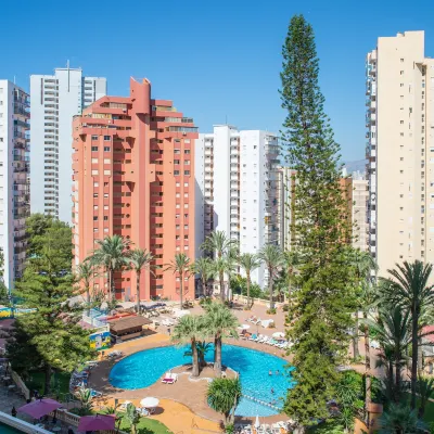 Hotel Benidorm East by Pierre & Vacances Hotel dekat Taman Rekreasi Air Aqualandia