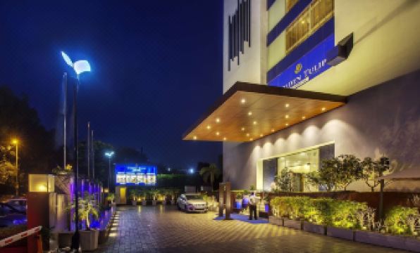 5. 골든 툴립 뉴델..