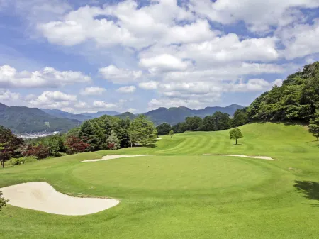 Santo Country Club CREST ASAGO Отели рядом со станцией JR Wadayama station