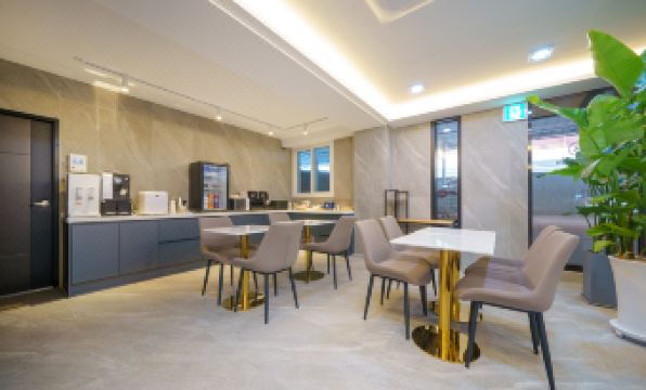 Brown Dot Hotel Pungam