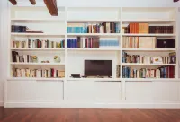 Central, Spacious and Authentic Family Apartment