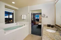 Juniper Hotel Cupertino, Curio Collection by Hilton - Hot Tub
