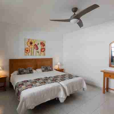 Apartamentos la Peñita Rooms