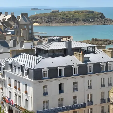 Hôtel France et Chateaubriand Отели рядом с достопримечательностью «Интра-Мурос»