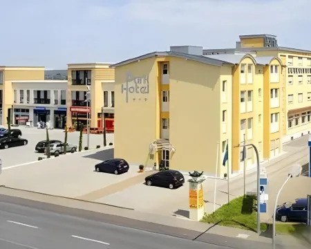 Friends Hotel Kerpen Hotels in Kerpen