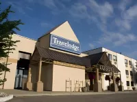 Travelodge by Wyndham Edmonton South Hotels in 