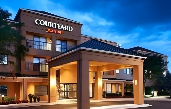 Courtyard Chicago Bloomingdale
