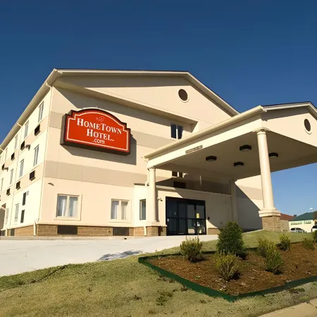 HomeTown Hotel Отели в г. Брайант