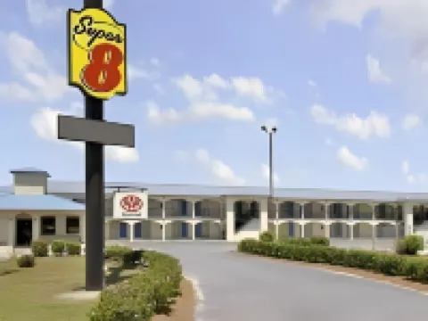 Super 8 by Wyndham Walterboro