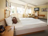 Hotel Garni am Markt - Businesshotel - Frühstücksbuffet - Fahrradabstellplatz - Hunde Willkommen Các khách sạn ở Steinach