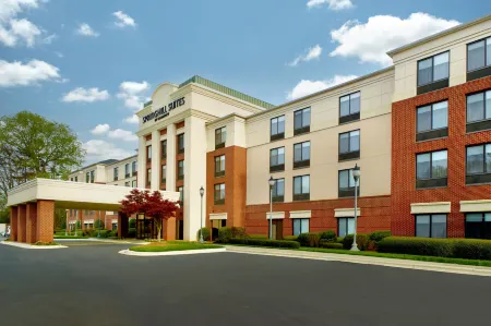 SpringHill Suites Charlotte University Research Park Отели рядом с достопримечательностью «Университет Северная Каролина в Шарлотт»