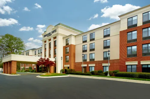 SpringHill Suites Charlotte University Research Park - parkir