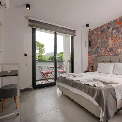 Euronova Hotels & Suites Hotels near Qualista Lounge