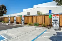 Best Western Plus Capitola by-The-Sea Inn  Suites - Parking