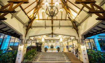 Royal Hotel and Villa Batu