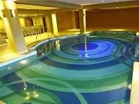 Garden Hotel - Pools
