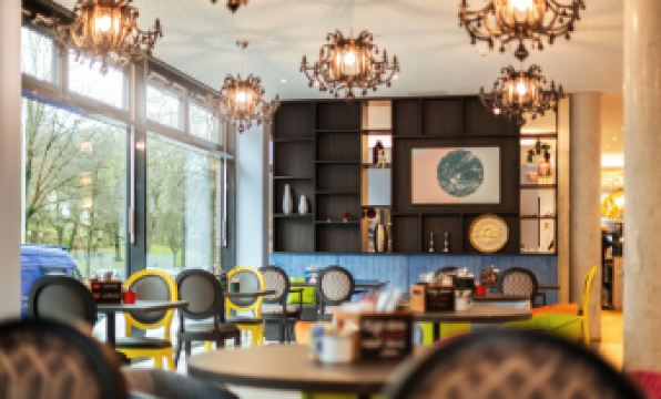 Holiday Inn - the niu, MOOD MAINZ by IHG