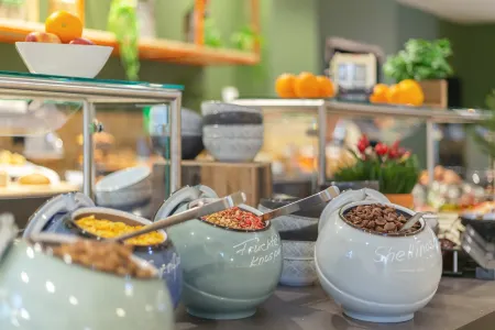 Holiday Inn - the niu, Amity Potsdam Отели рядом с достопримечательностью «Потсдамский университет»