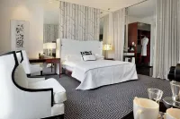 Davinci Hotel on Nelson Mandela Square