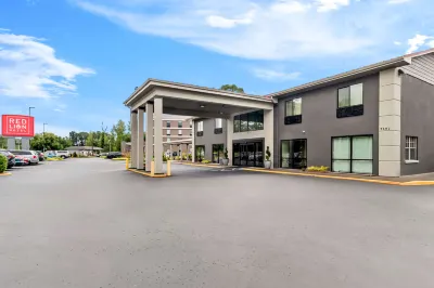 Red Lion Hotel Portland Airport Hotels near Ed's House of Gems