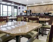 Comfort Inn Metro Airport - breakfast