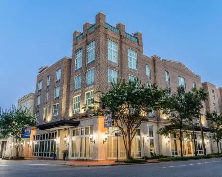 Tryp by Wyndham Savannah Downtown/Historic District Hotels in Savannah