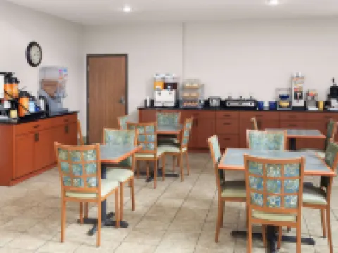 Days Inn & Suites by Wyndham of Morris Hotels in Morris