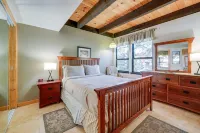 1 Mi to Lake Tahoe Condo with Deck in Kings Beach!