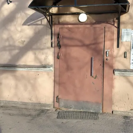 Апартаменты «На Лебедева 10В» Отели рядом с достопримечательностью «Тюрьма Кресты»