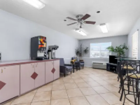 アメリカズ ベスト バリュー イン アセンズ テネシー アセンズのホテル