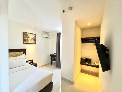 D'Primahotel Pattimura Makassar マカッサルのホテル