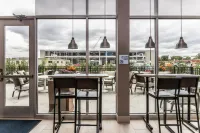 Holiday Inn Express & Suites Allen Park Hotels in Allen Park