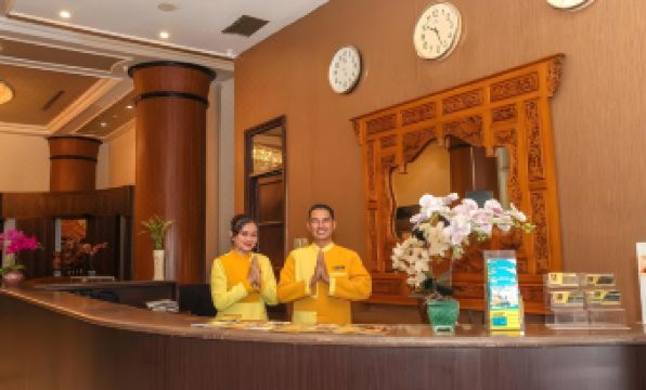 Hotel Grand Q Gorontalo - Housity