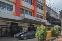 RedDoorz near Gajah Mada Pontianak Hotel di Pontianak