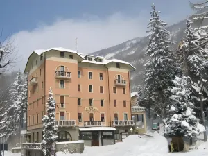 Limone Palace Aparthotel