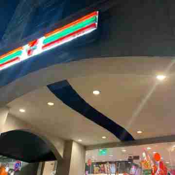 Morgan Suite BGC Shortwalk4 Venice Canal Mall Free Pool Gym Rooms