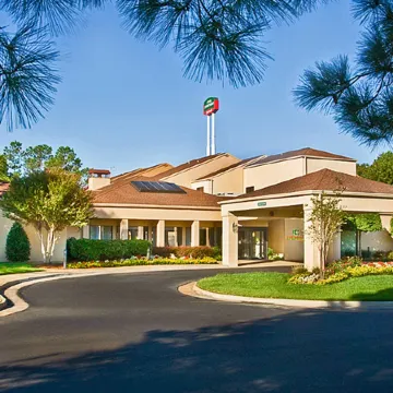 Courtyard Hampton Coliseum Central