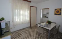 Enjoy the garden of our cozy flat - Condos