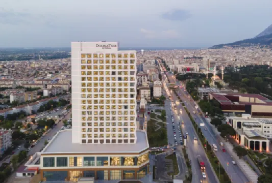 DoubleTree by Hilton Manisa Hôtels à : 