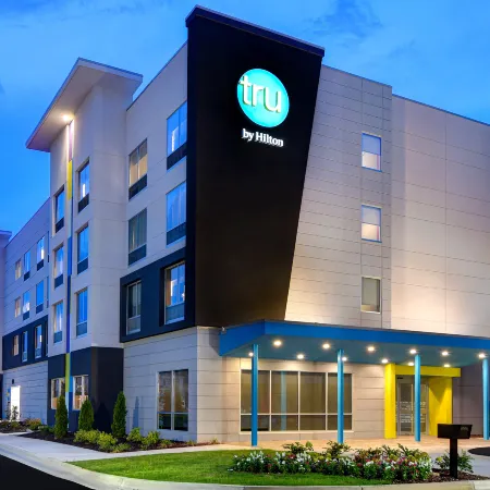 Tru by Hilton Macon North