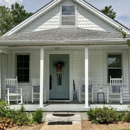 The Olde Springhouse cottage in downtown Abingdon Отели в г. Абингдон