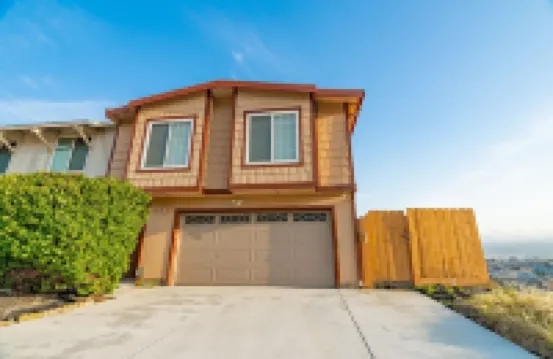 Spacious 4BR Home w/ Stunning Views Near SF